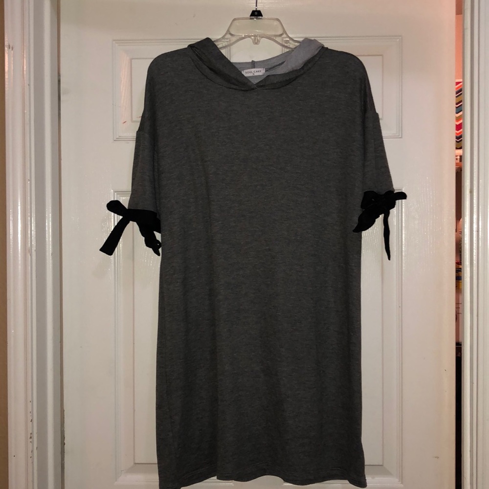 Short sleeve hoodie
